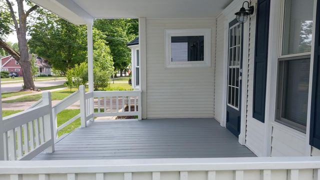 240 W Battle Creek Street, Galesburg, MI 49053