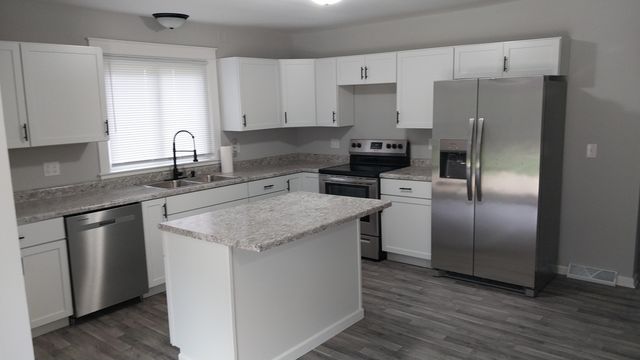 240 W Battle Creek Street, Galesburg, MI 49053