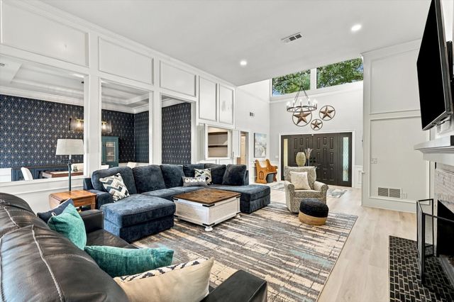 10011 Woodlake Drive, Dallas, TX 75243
