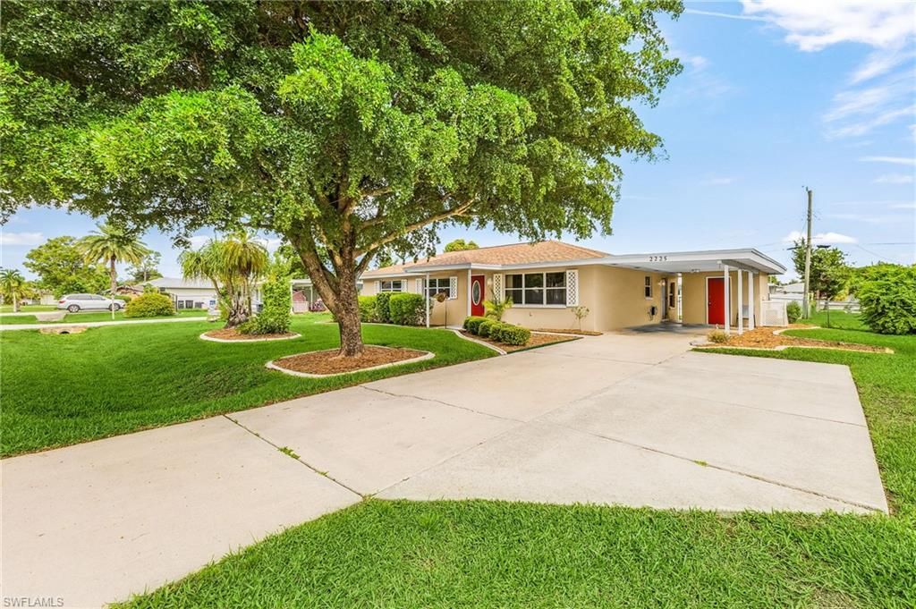 2225 Harvard AVE, FORT MYERS, FL 33907 — photo 2