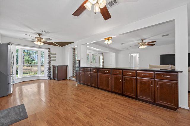 8498 Pine Shadows, Cleveland, TX 77328