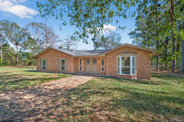 8498 Pine Shadows, Cleveland, TX 77328