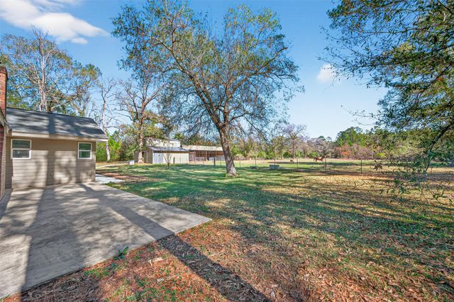 8498 Pine Shadows, Cleveland, TX 77328