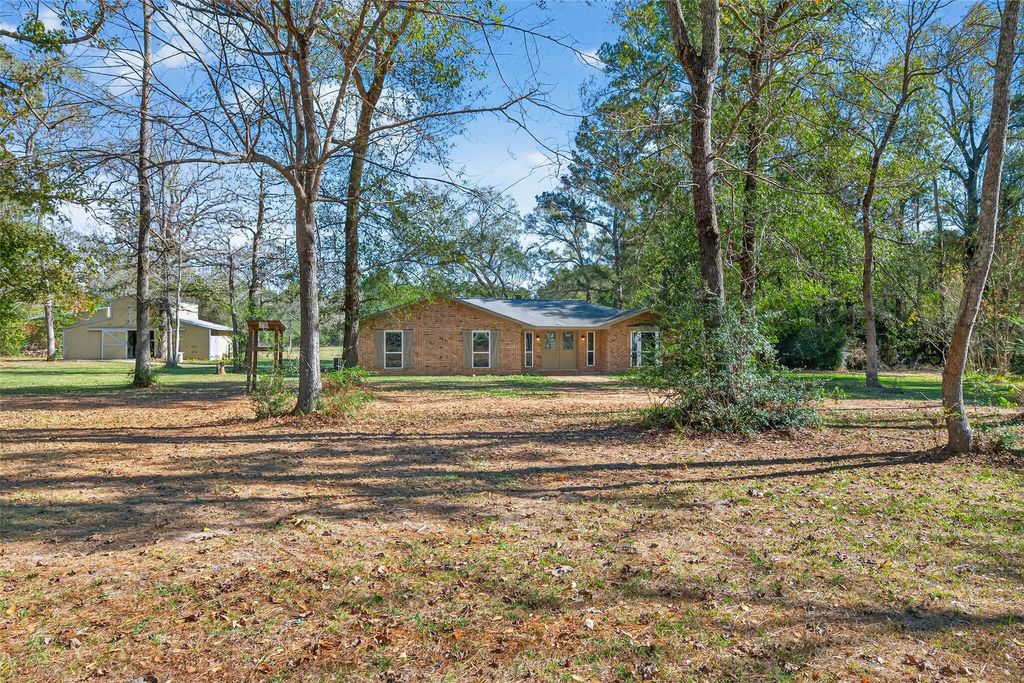 8498 Pine Shadows, Cleveland, TX 77328