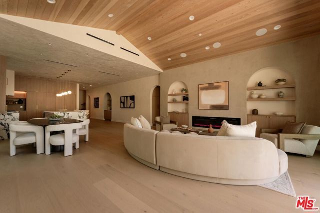 4641 Vesper Avenue, Sherman Oaks, CA 91403