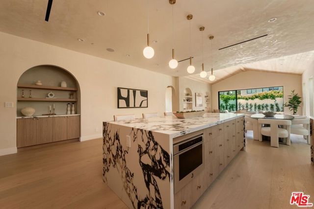 4641 Vesper Avenue, Sherman Oaks, CA 91403
