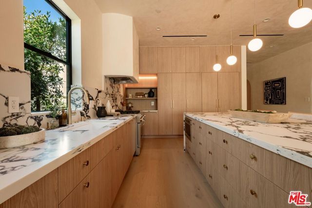 4641 Vesper Avenue, Sherman Oaks, CA 91403