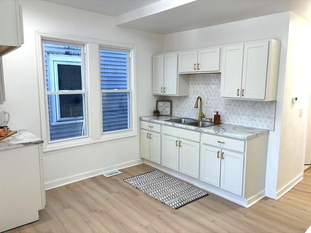 2822 N 34th STREET, Milwaukee, WI 53210