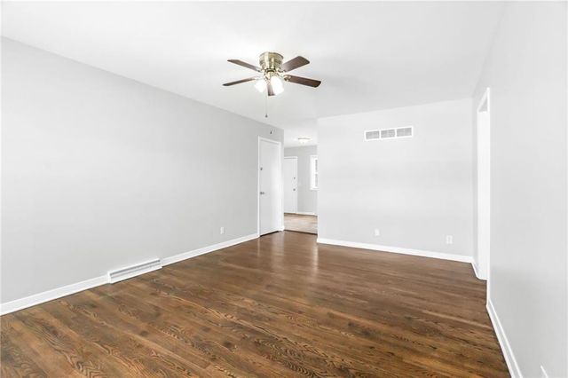 13113 W 95 Terrace, Lenexa, KS 66215