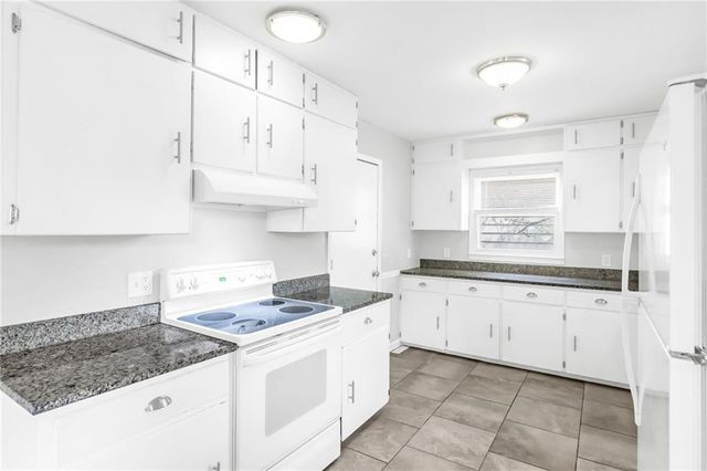 13113 W 95 Terrace, Lenexa, KS 66215