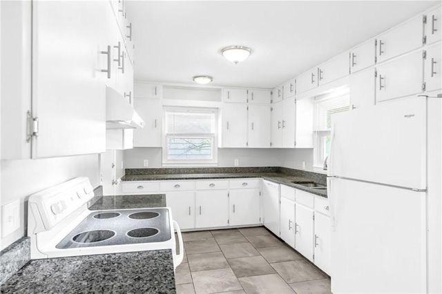 13113 W 95 Terrace, Lenexa, KS 66215