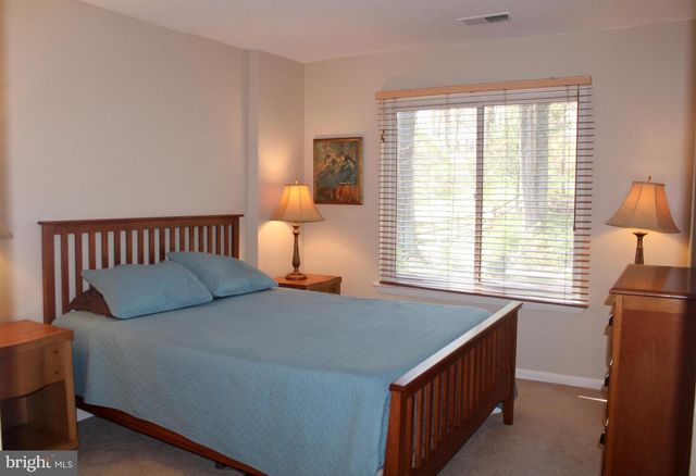 1118 CHALLEDON RD, Great Falls, VA 22066