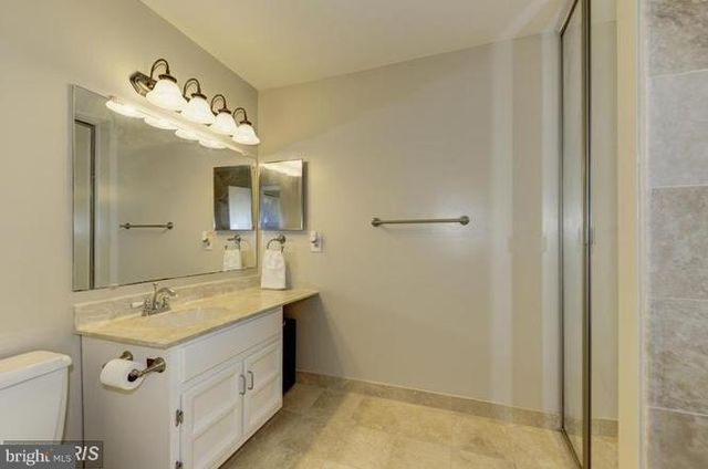 1118 CHALLEDON RD, Great Falls, VA 22066
