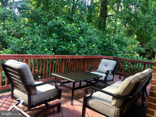 1118 CHALLEDON RD, Great Falls, VA 22066
