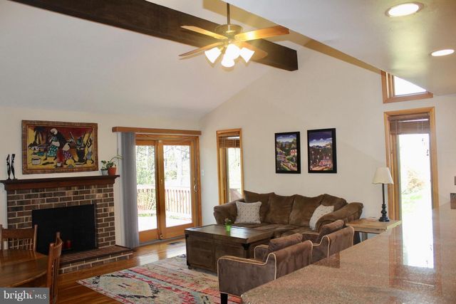 1118 CHALLEDON RD, Great Falls, VA 22066