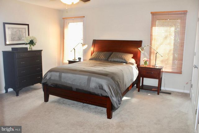 1118 CHALLEDON RD, Great Falls, VA 22066