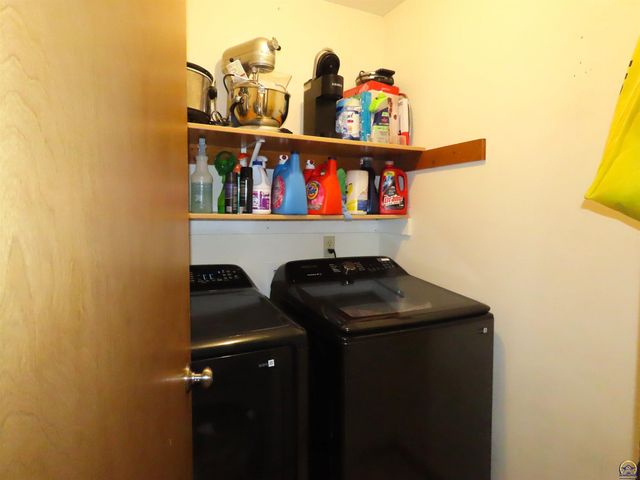 3909 NW Fielding TER, Topeka, KS 66618