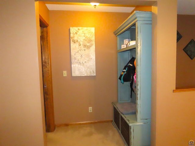 3909 NW Fielding TER, Topeka, KS 66618