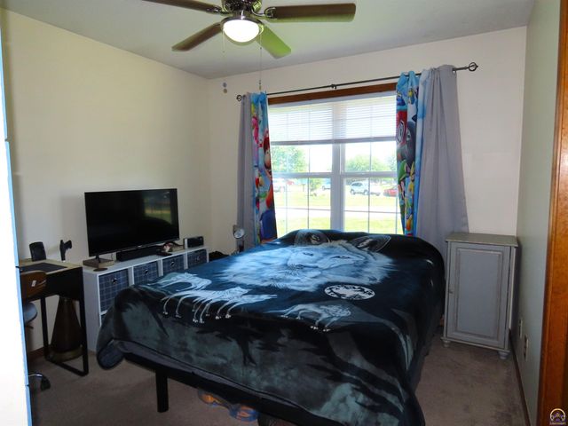 3909 NW Fielding TER, Topeka, KS 66618