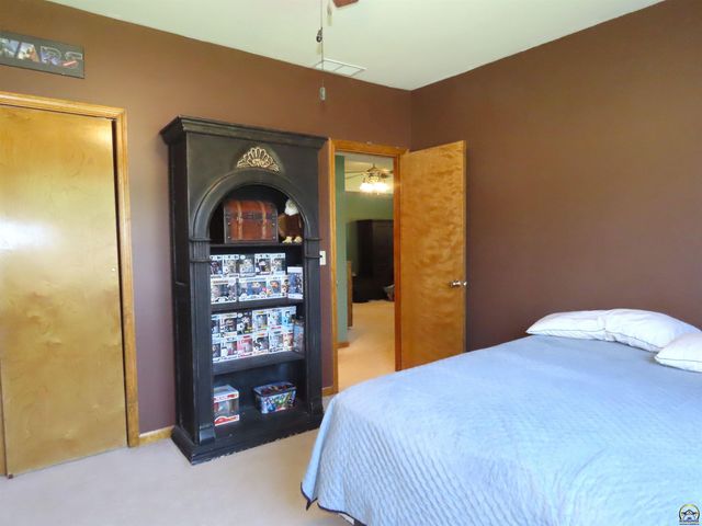 3909 NW Fielding TER, Topeka, KS 66618