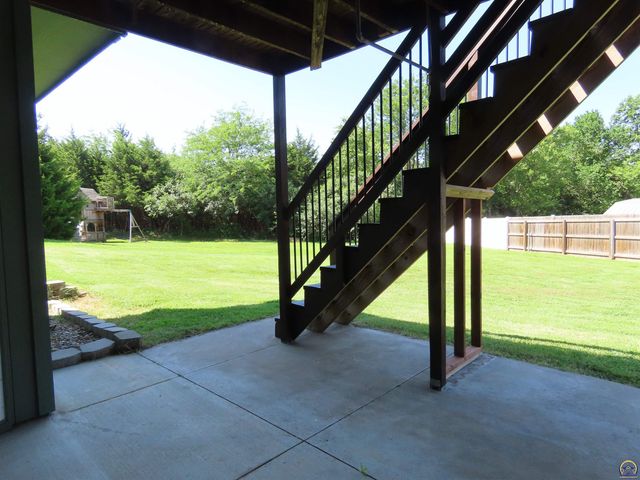 3909 NW Fielding TER, Topeka, KS 66618