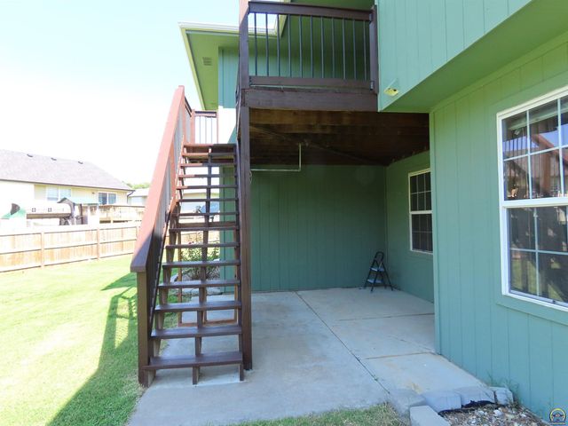 3909 NW Fielding TER, Topeka, KS 66618