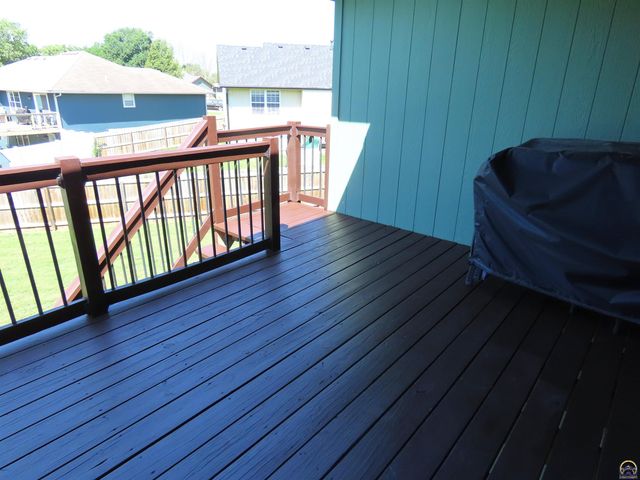3909 NW Fielding TER, Topeka, KS 66618
