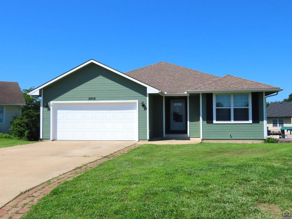 3909 NW Fielding TER, Topeka, KS 66618
