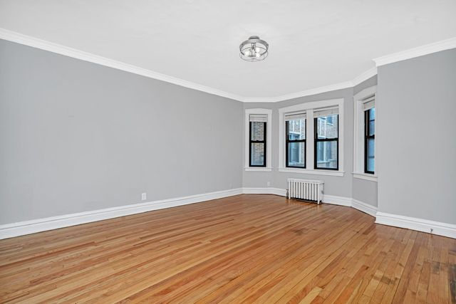 321 W Calendar Avenue 1E, La Grange, IL 60525