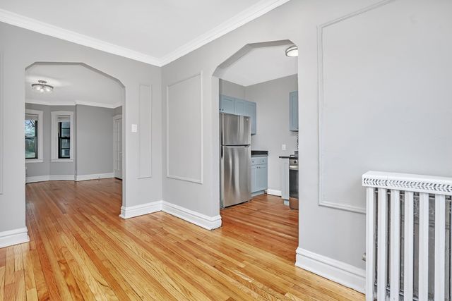 321 W Calendar Avenue 1E, La Grange, IL 60525