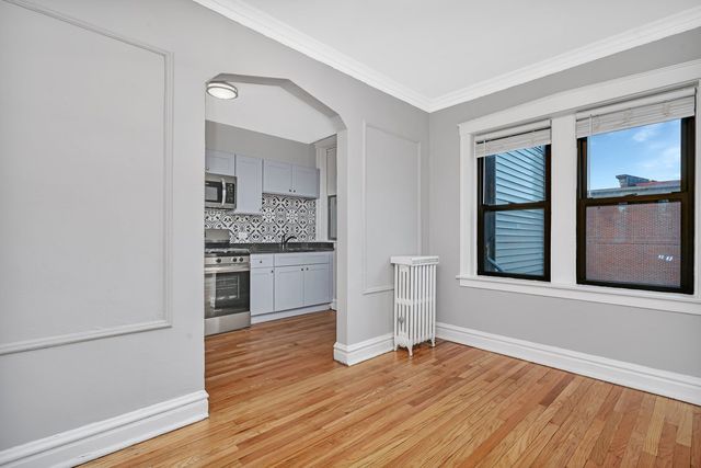 321 W Calendar Avenue 1E, La Grange, IL 60525