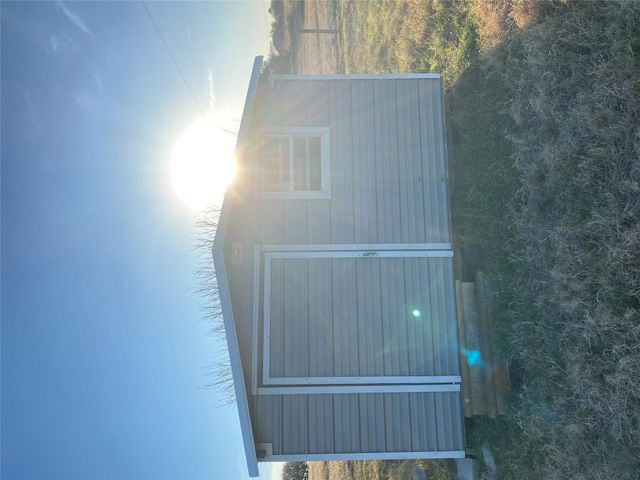 465 Oak Grove RD, Luling, TX 78648