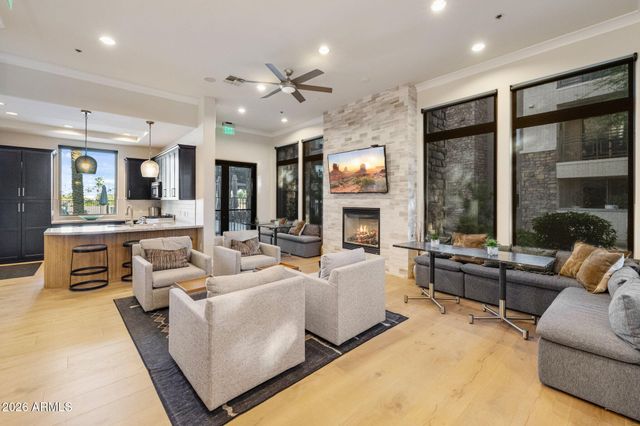 4803 N WOODMERE FAIRWAY -- 1005, Scottsdale, AZ 85251