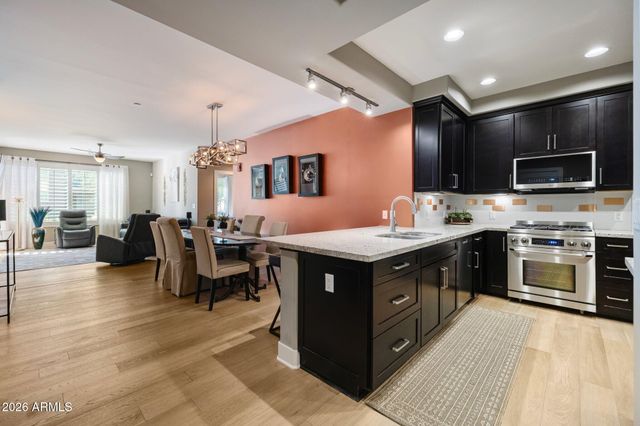 4803 N WOODMERE FAIRWAY -- 1005, Scottsdale, AZ 85251