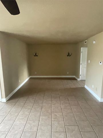 100 Harbor Drive 102A, Runaway Bay, TX 76426