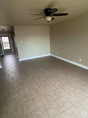 100 Harbor Drive 102A, Runaway Bay, TX 76426