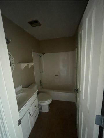 100 Harbor Drive 102A, Runaway Bay, TX 76426