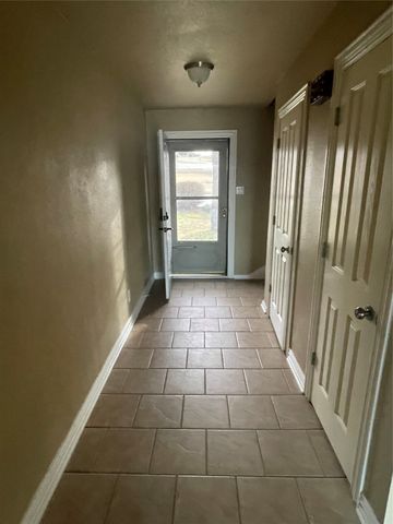 100 Harbor Drive 102A, Runaway Bay, TX 76426