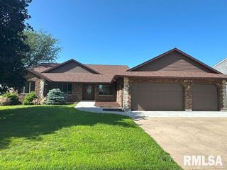 1109 BROOKVIEW Drive, De Witt, IA 52742