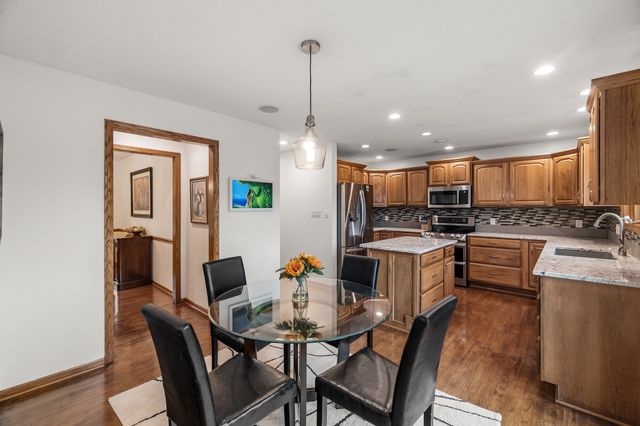 7405 Goodman Drive, Urbandale, IA 50322
