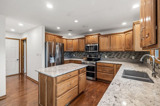 7405 Goodman Drive, Urbandale, IA 50322