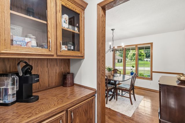 7405 Goodman Drive, Urbandale, IA 50322