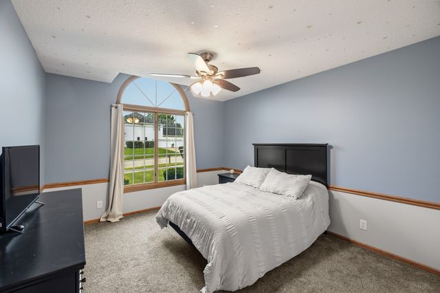 7405 Goodman Drive, Urbandale, IA 50322