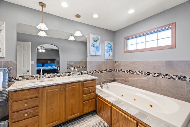 7405 Goodman Drive, Urbandale, IA 50322