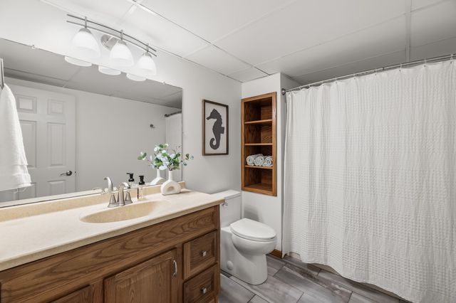7405 Goodman Drive, Urbandale, IA 50322