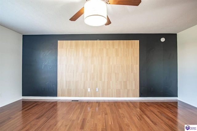 5013 S Woodland Drive, Radcliff, KY 40160