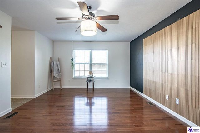 5013 S Woodland Drive, Radcliff, KY 40160