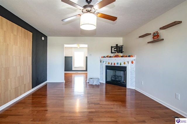 5013 S Woodland Drive, Radcliff, KY 40160