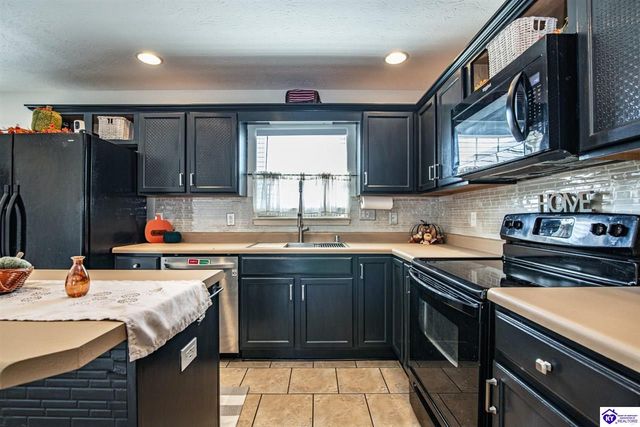 5013 S Woodland Drive, Radcliff, KY 40160