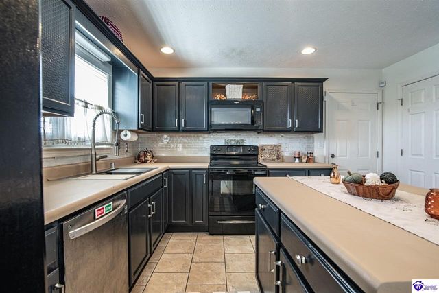 5013 S Woodland Drive, Radcliff, KY 40160